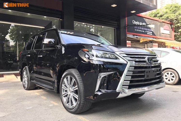 Bộ Xây dựng nói gì việc xin xe Lexus, Land Cruiser...giá "0 đồng"?