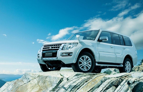 Hàng nóng Mitsubishi Pajero 2015 giá 600 triệu trình làng