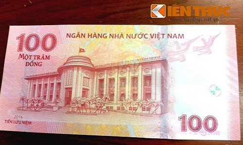 Từ chiều nay, mỗi người được mua tối đa 5 tờ 100 đồng lưu niệm