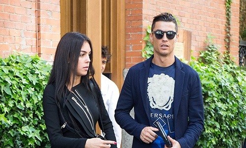 Gia đình dậy sóng, Ronaldo sắp đá bồ vì lý do này