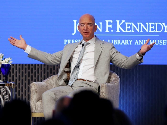 10 sự thật gây kinh ngạc về khối tài sản "khủng" của CEO Amazon Jeff Bezos 