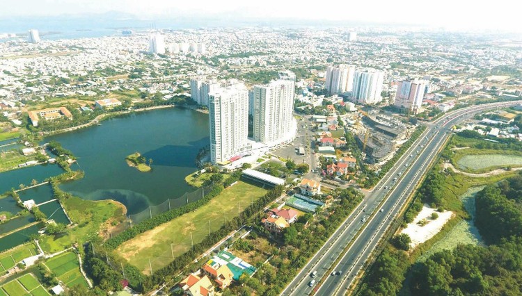 Thị trường bất động sản năm 2022: Còn sốt “hầm hập”?