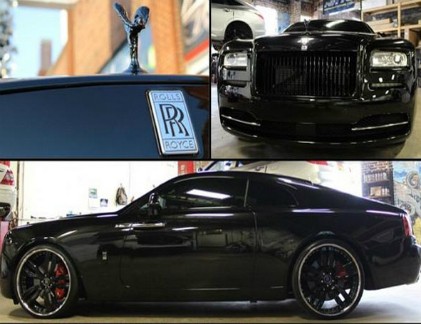 Xem Rolls-Royce Wraith đen tuyền gắn hồng ngọc lấp lánh