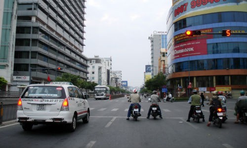 Người Sài Gòn chạy xe thế nào?