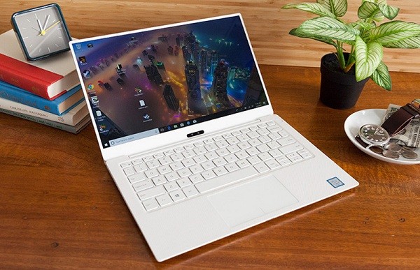 Hai siêu phẩm của Apple lọt top 10 laptop tốt nhất năm 2020