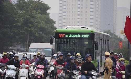 BRT Việt Nam loay hoay chạy đua với xe buýt nhanh của các nước