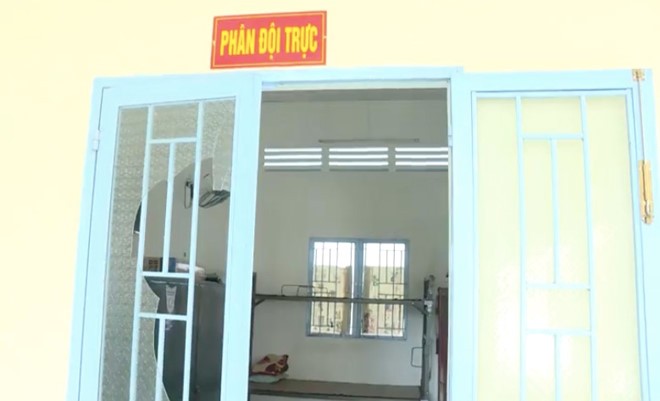 Truy xét nhóm thanh niên đập phá trụ sở công an và quân sự