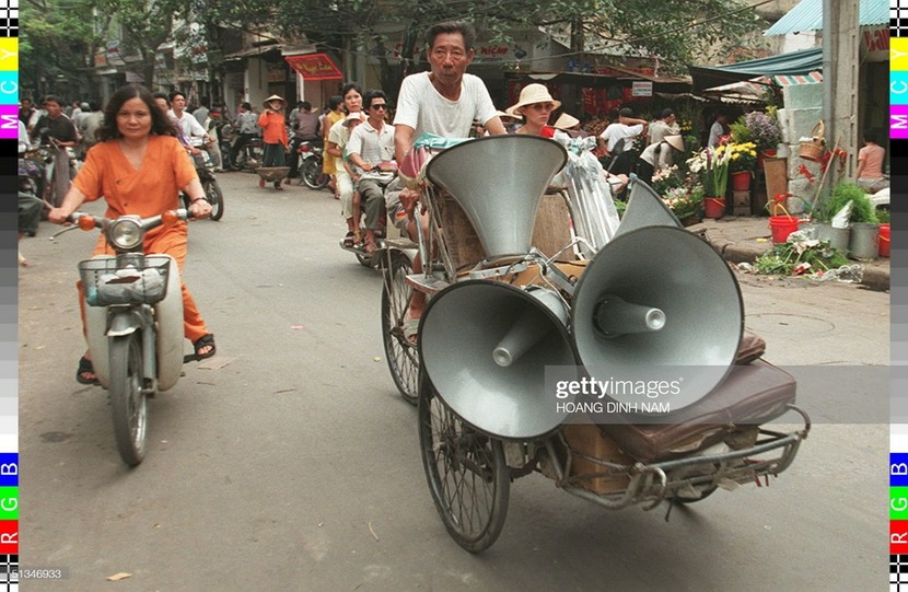 Ảnh độc: Ngắm loa phường ở Hà Nội qua ống kính phóng viên Getty