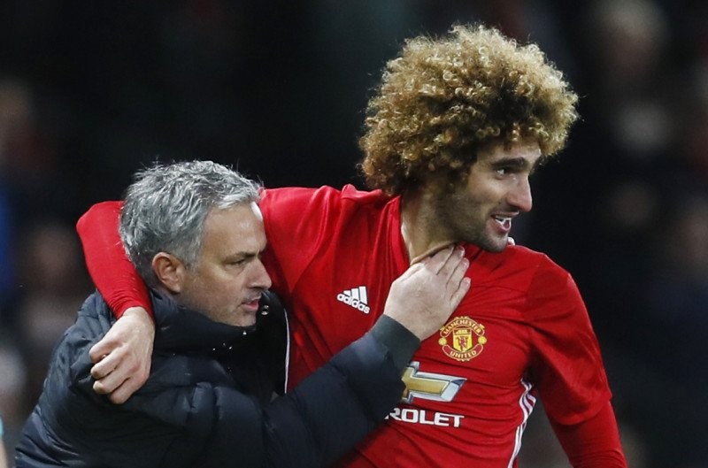 Fellaini ký mới 2 năm MU, Man City muốn có Reus