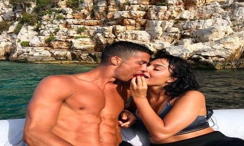 Ronaldo được bồ nói lời yêu, lên tiếng nghi án hiếp dâm