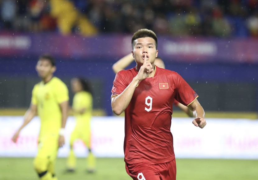 Thắng Malaysia, U22 Việt Nam cầm "nửa" tấm vé bán kết