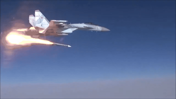 “Song kiếm” giữa tên lửa R-37M với Su-35 hiệu quả hơn dự kiến ở Ukraine