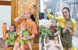“Tan chảy” khoảnh khắc đời thường của Phương Oanh và cặp song sinh