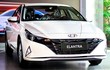 Hyundai Elantra tiêu chuẩn đang rẻ hơn Accent cao cấp ở Việt Nam