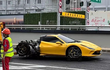Ferrari F8 hơn 17 tỷ cháy "đứt đuôi" vì chủ xe không biết lái số sàn