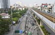 Hà Nội: Dựng "lô cốt" trên đường Nguyễn Trãi, các phương tiện lưu thông thế nào? 