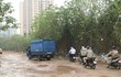 Hà Nội: Đường Nguyễn Cảnh Dị chằng chịt ổ gà