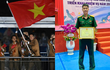 Chàng trai cầm cờ trong bức ảnh Việt Nam tại Olympic gây bão mạng