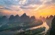 Cảnh tượng siêu thực trên dòng sông kỳ ảo nhất Trung Quốc 