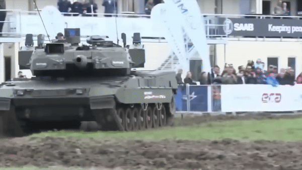 Italy mua 132 siêu tăng Leopard 2A8 cực mạnh từ Đức