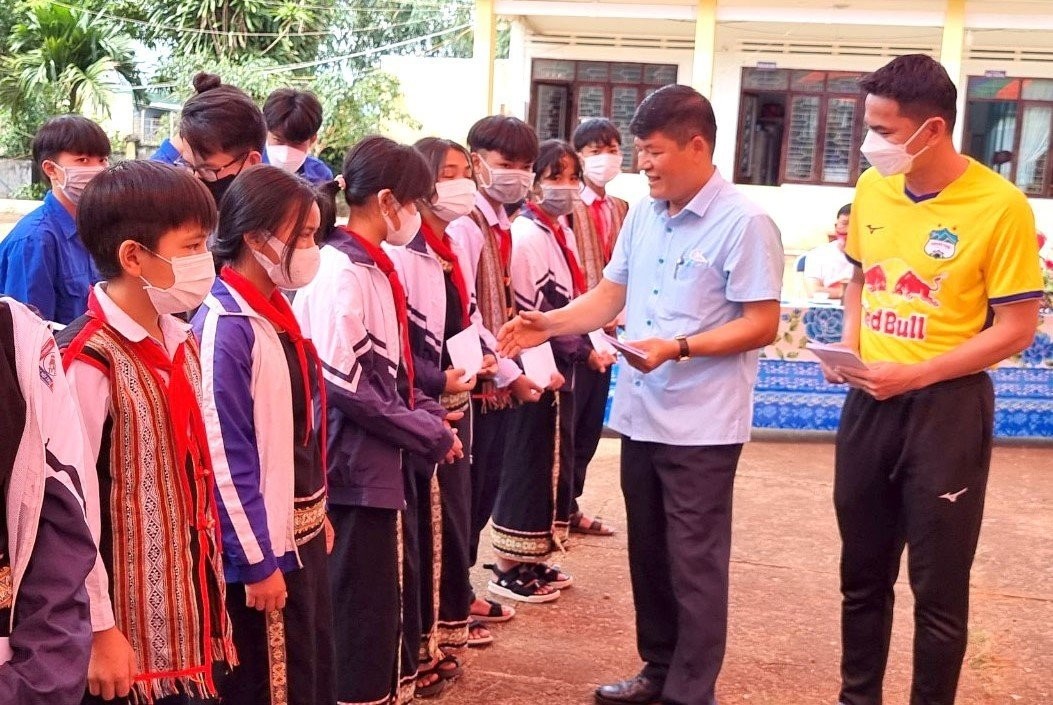 Hoàng Anh Gia Lai: 60 căn nhà ” Đại đoàn kết” giúp hộ nghèo huyện Đăk Đoa