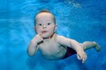 Bơi lội giúp trẻ thông minh hơn