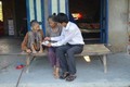 Bạn đọc giúp “hồi sinh” đôi chân liệt của cụ bà 90tuổi