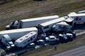 Mỹ: 150 xe “hôn nhau” trên đường cao tốc