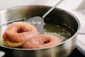 Bí kíp làm bánh Donut vàng rực thơm phức