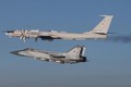 Tiêm kích MiG-31 mang tên lửa tầm xa "bảo kê" Tu-142 Nga trước máy bay NATO 