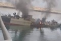 Toàn cảnh tàu chiến Iran “quân mình bắn quân ta”, hàng chục người chết 
