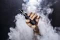  Cô gái 20 tuổi hôn mê sâu do ngộ độc ma túy trong thuốc lá điện tử