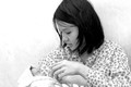 Trẻ có được bú sữa mẹ ngay sau sinh mổ? 