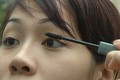 Mắt nhiễm trùng vì dùng mascara 