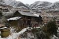 Hình ảnh tuyết đóng băng ngôi làng TQ trong đợt rét kỷ lục
