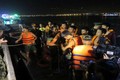 Tàu chở khách du lịch chìm trên sông Hàn ở Đà Nẵng