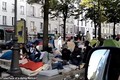 Cảnh người tị nạn vạ vật trên đường phố Paris 
