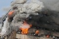 Hiện trường kinh hoàng vụ sập trung tâm thương mại ở Iran