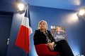 Loạt hình ấn tượng về hai ứng viên Tổng thống Pháp Le Pen-Macron