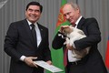 Chùm ảnh Tổng thống Putin và tình yêu đối với động vật