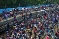 Nghẹt thở cảnh chen chúc trên những chuyến tàu Bangladesh