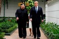 Hình ảnh Tổng thống Trump, Chủ tịch Kim đi dạo trong vườn Metropole