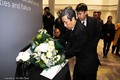Đại sứ Việt Nam tại Anh đặt hoa tưởng niệm 39 nạn nhân thiệt mạng
