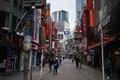 Tokyo và Hong Kong ghi nhận ca nhiễm trong ngày cao chưa từng thấy