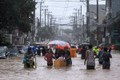 Toàn cảnh Manila chìm trong biển nước vì bão Vamco