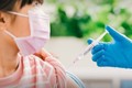 Hơn 60% phụ huynh đồng ý tiêm vắc xin COVID-19 cho trẻ 5-11 tuổi