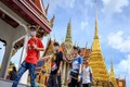 Thái Lan bãi bỏ quy định bắt buộc đeo khẩu trang