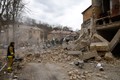 Cận cảnh thủ đô Ukraine hoang tàn khi Nga dồn dập oanh kích