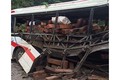 Vụ nổ xe khách nhiều người Việt tử vong: Lái xe là người Lào?