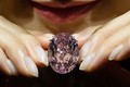 Tỷ phú Hong Kong trả 71 triệu USD mua kim cương “Ngôi sao Hồng“